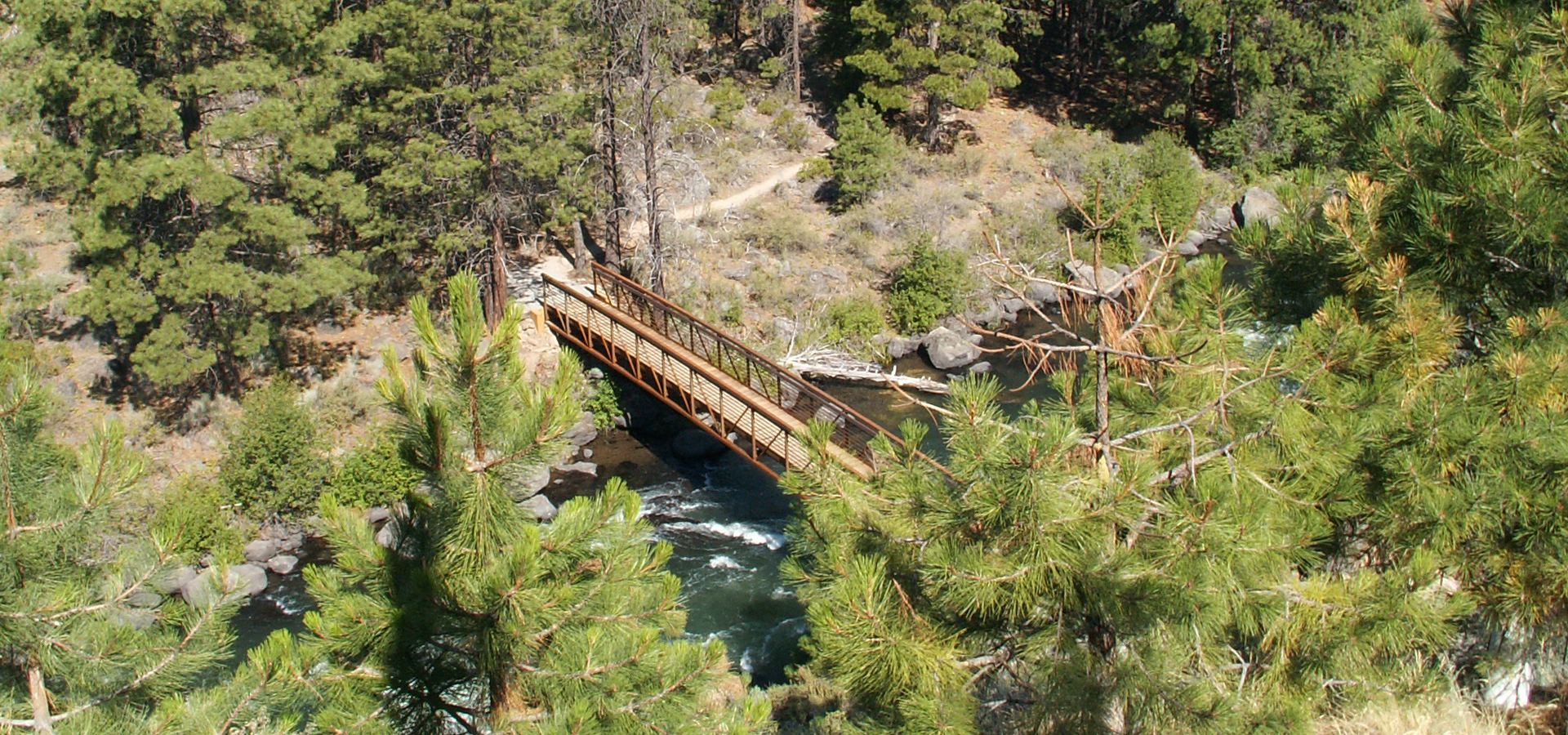 A pedestrian bridge over the Deschutes River.