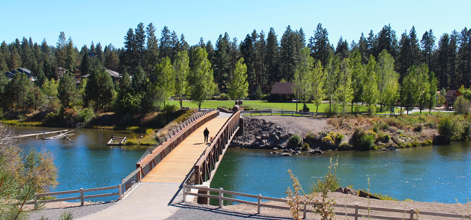 Deschutes River Trail bridge crossing at Farewell Bend.