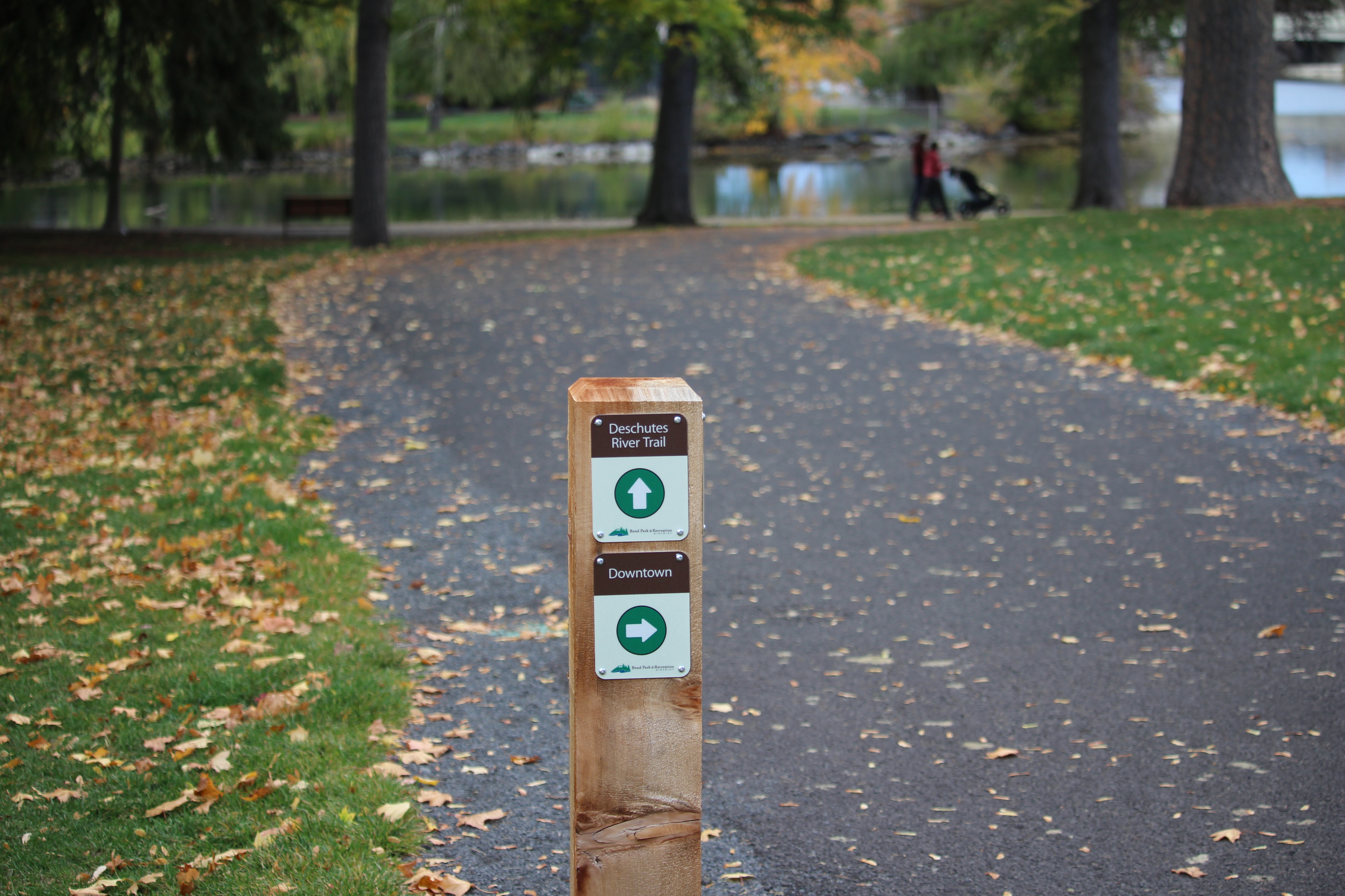 DRT wayfinding bollards along the trail in drake park