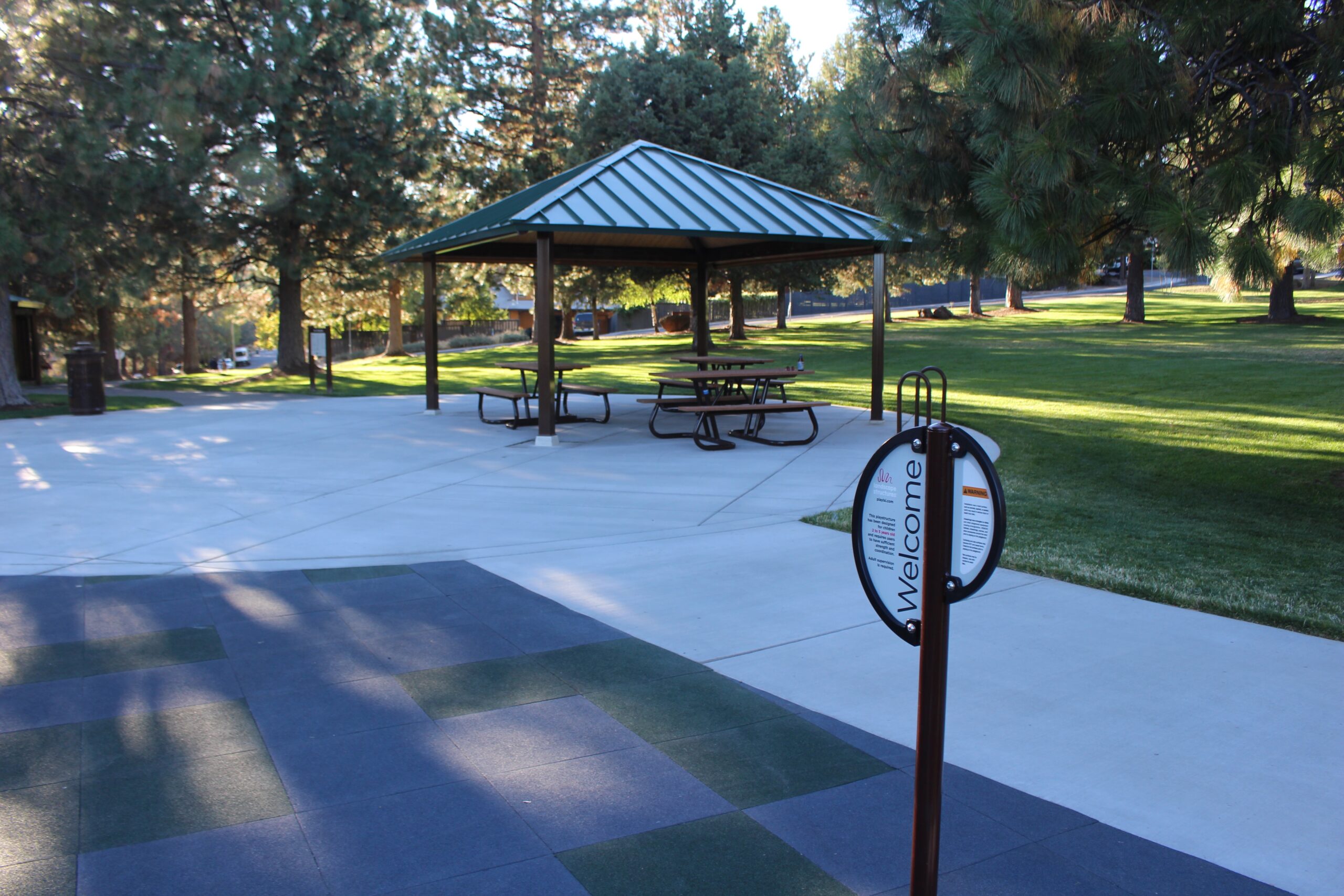 Hillside Park picnic shelter