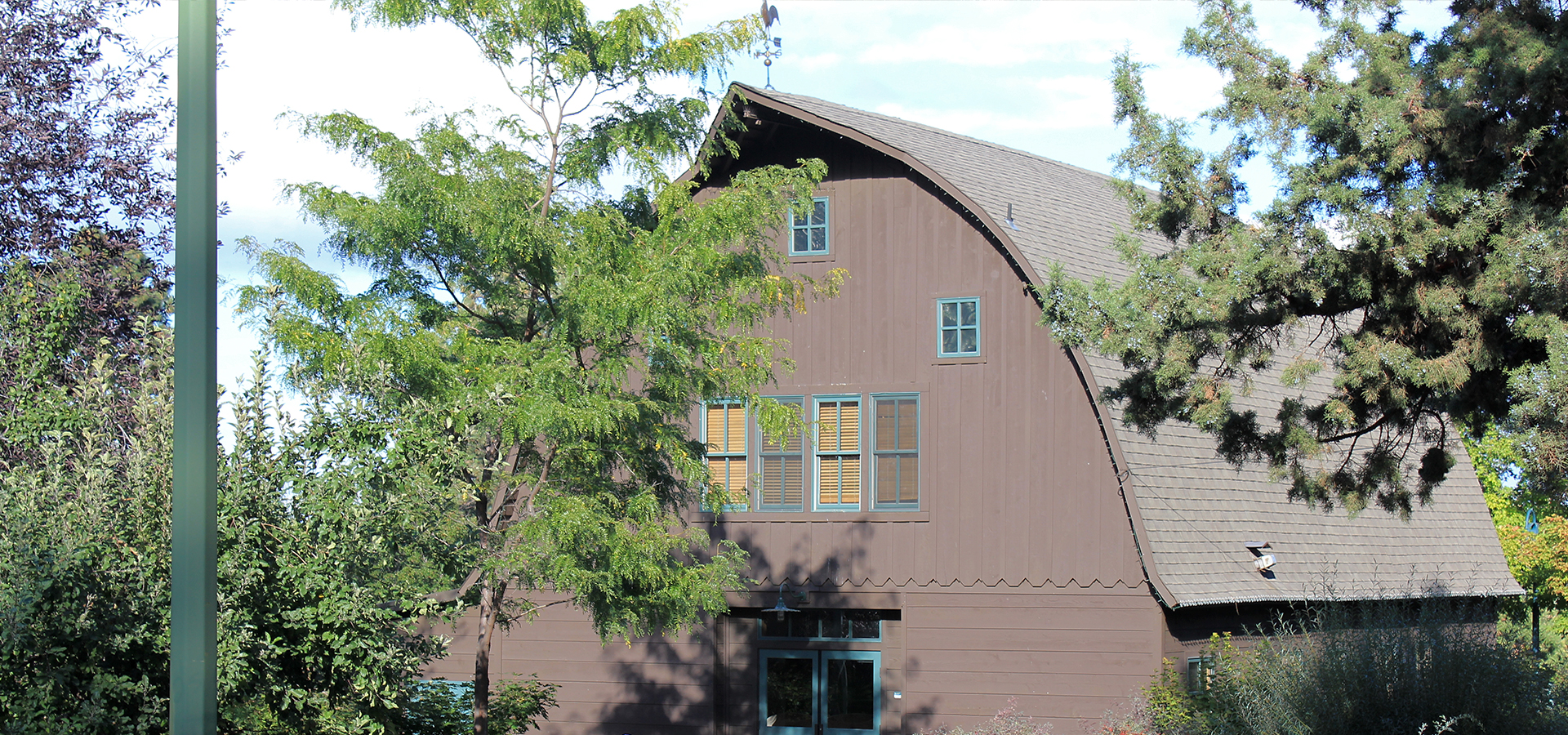 Hollinshead-Barn-in-Bend