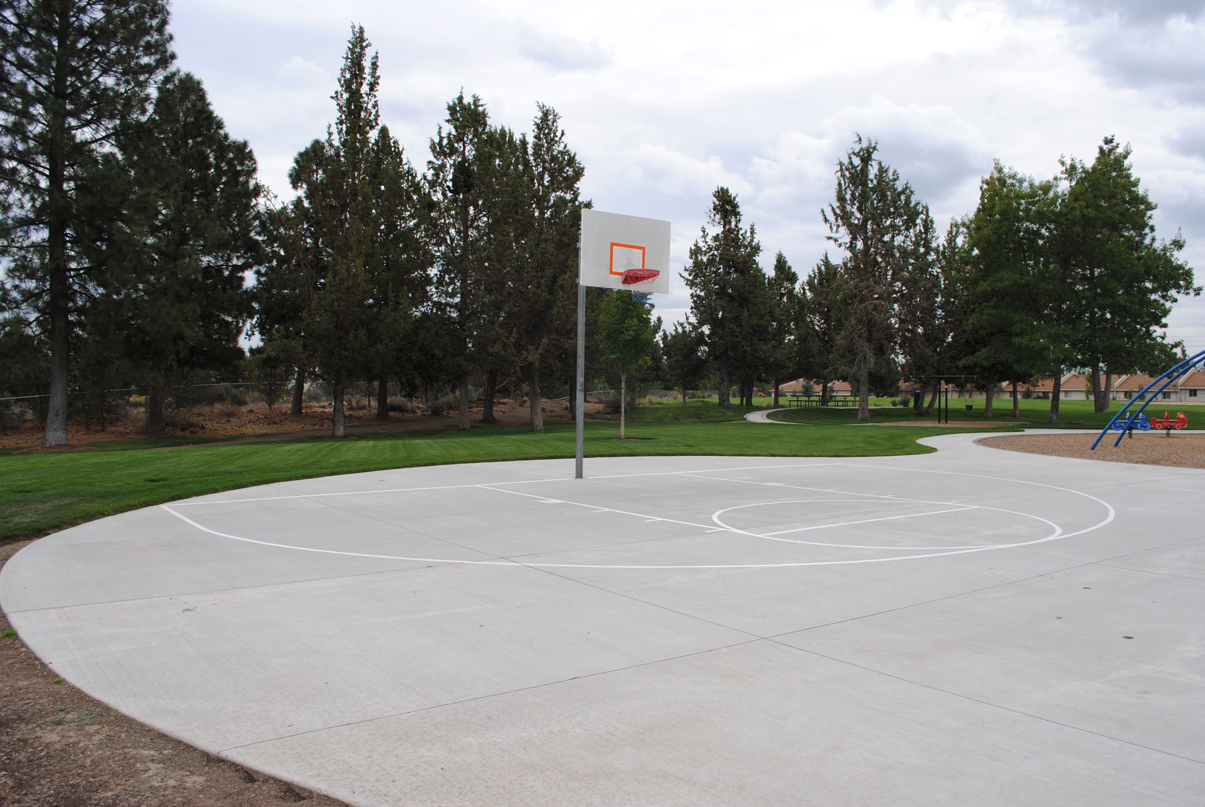 a basketball hoop at kiwanis park
