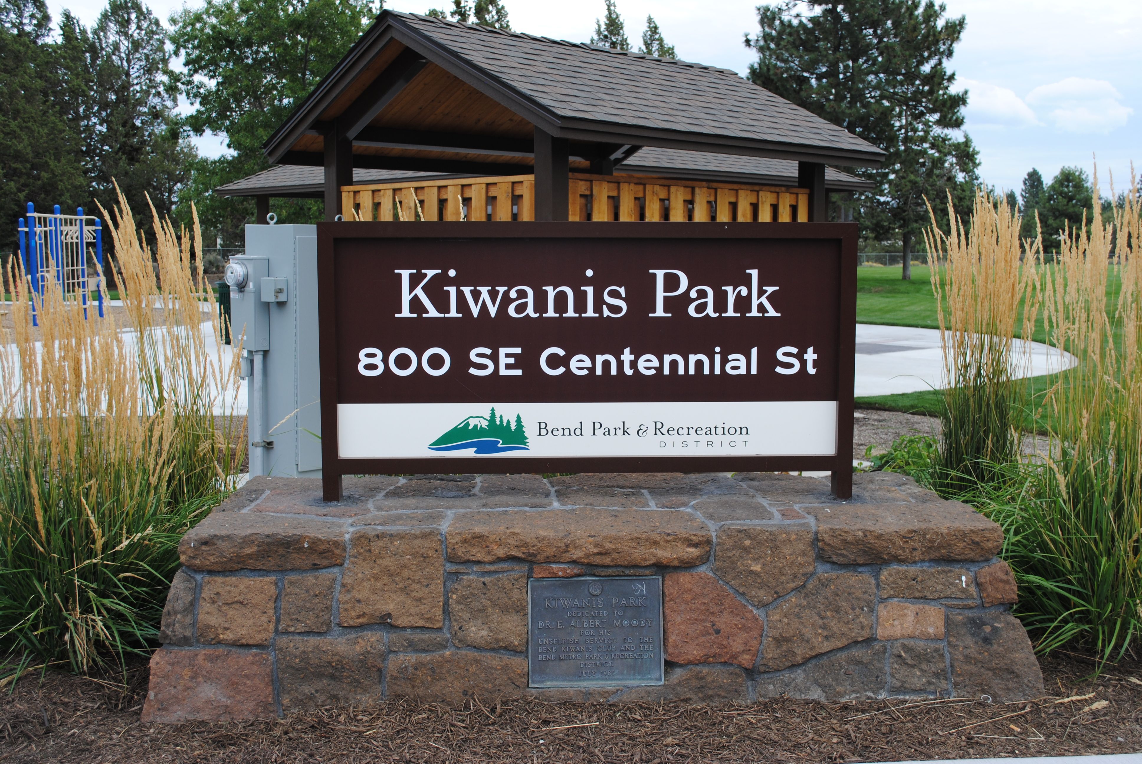 kiwanis park entry sign
