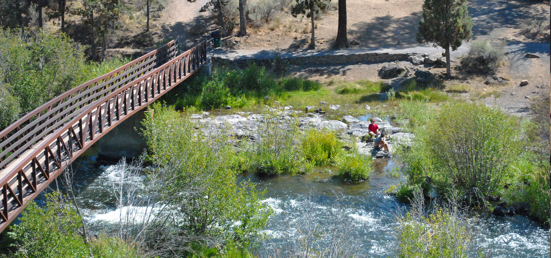 A pedestrian bridge at Sawyer Park.