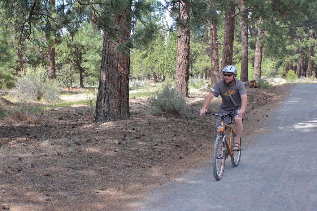 Larkspur Soft-Surface Trail for Walking and Biking in Bend