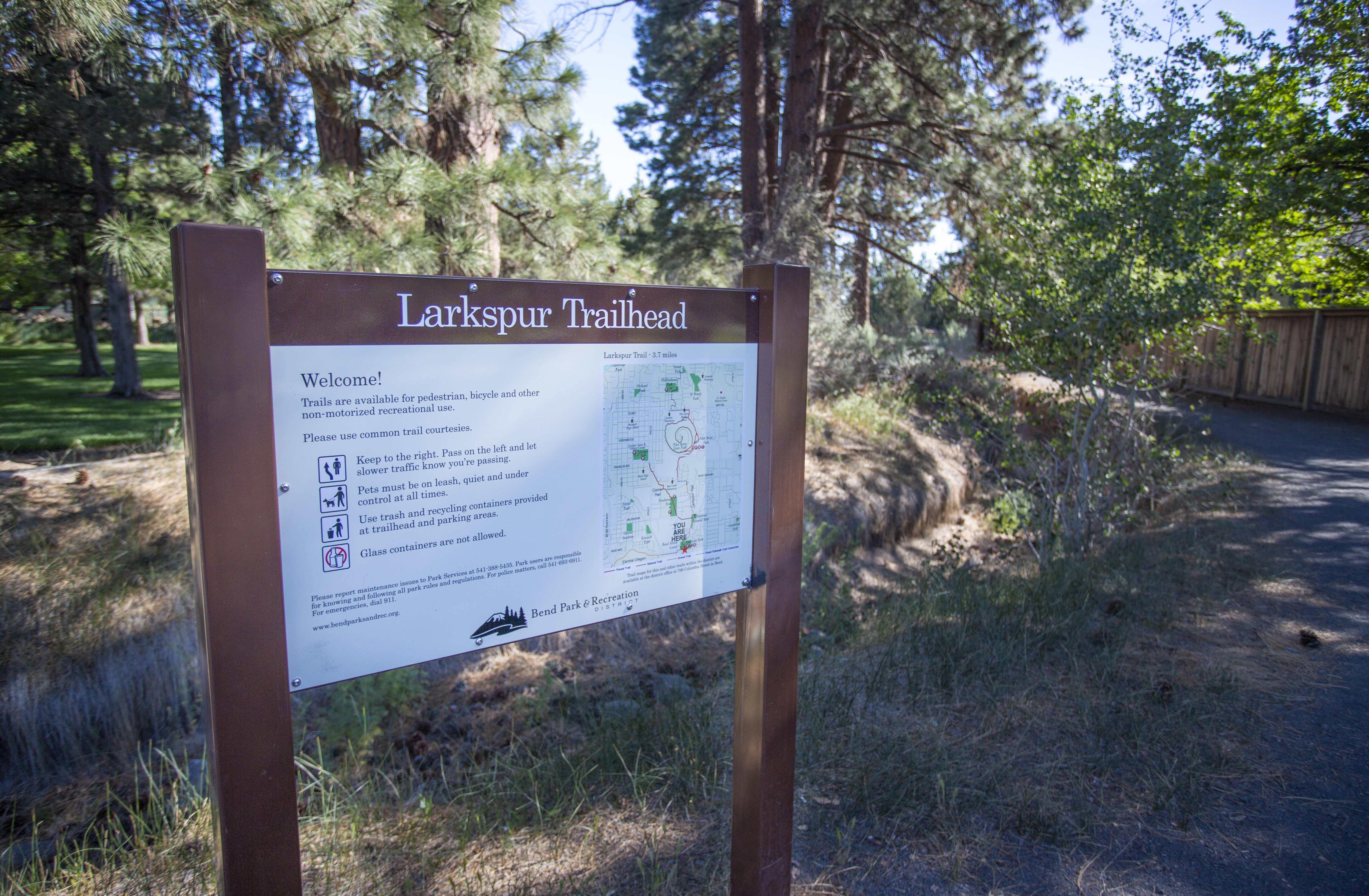 The Larkspur Trail trailhead wayfinding sign