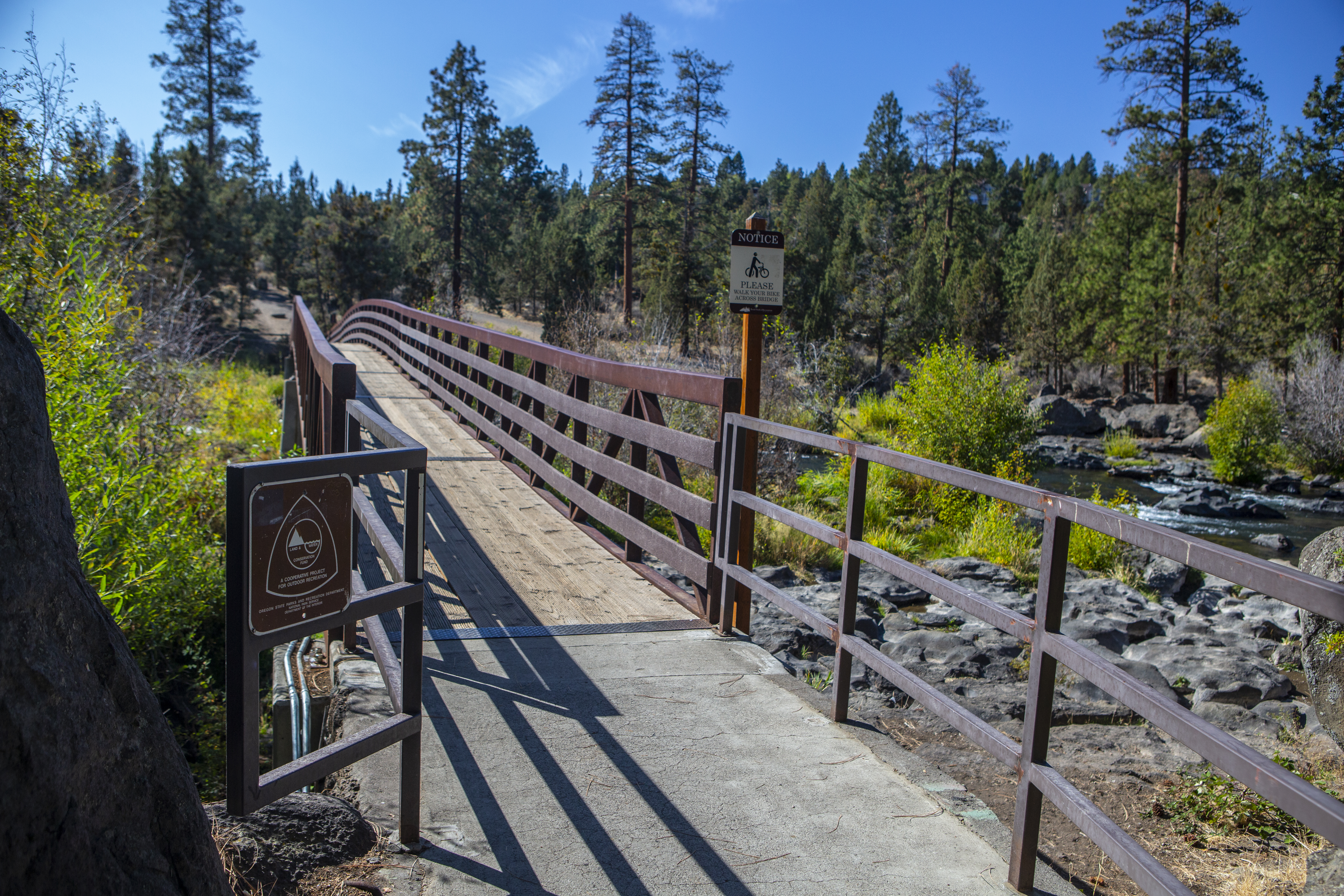 The Sawyer Park bridge over the Deschutes River