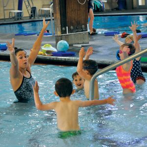 young children in a swim class at Juniper Swim and Fitness Center, located in Central Oregon.