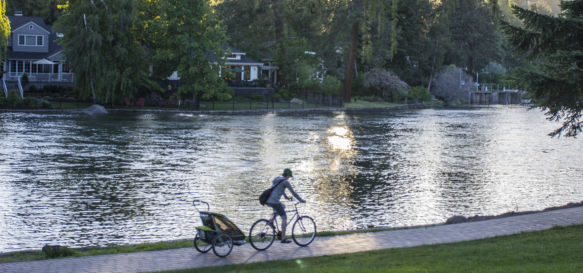 Deschutes River Trail at Pioneer Park with cyclist
