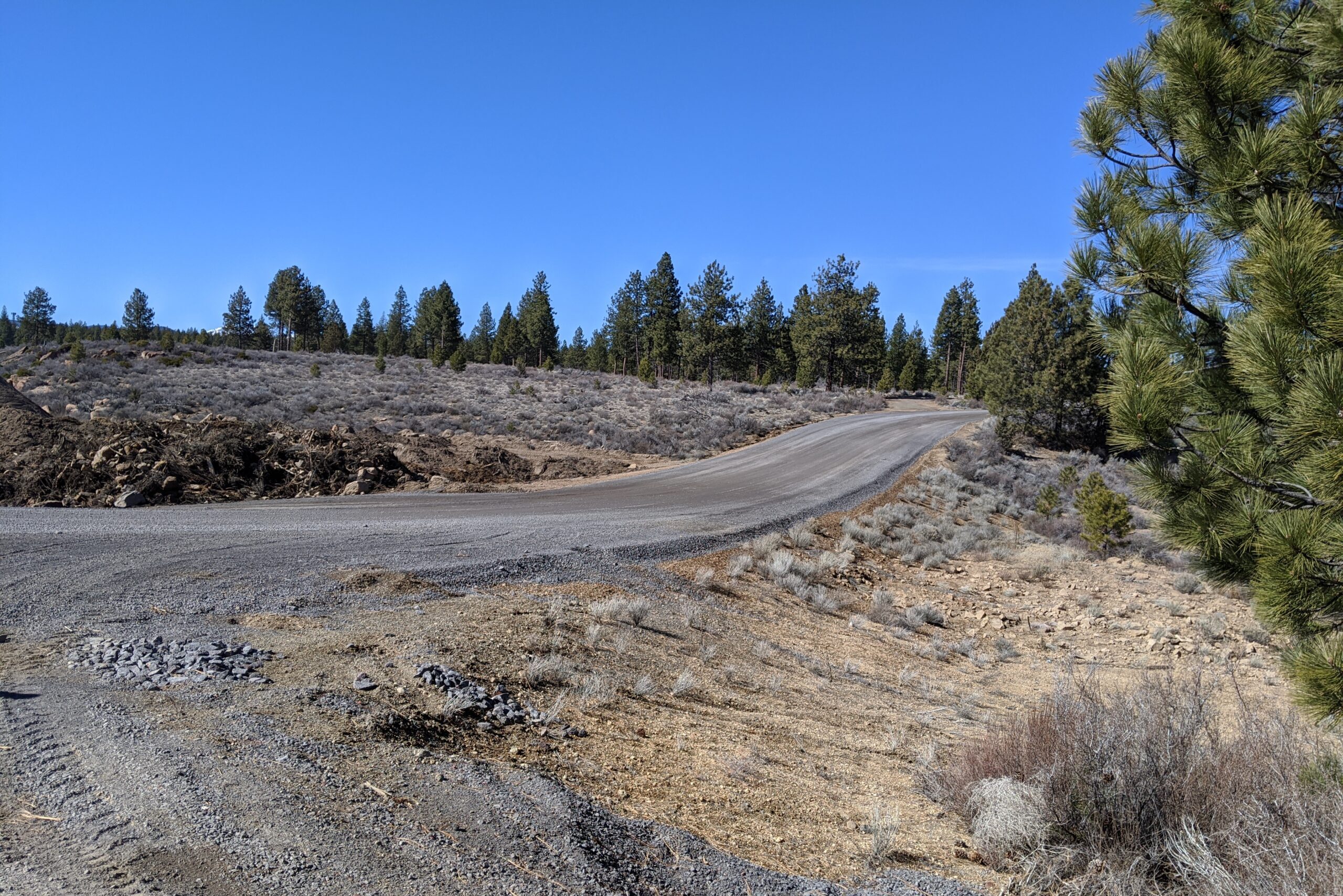 Discovery West outback trail and open space