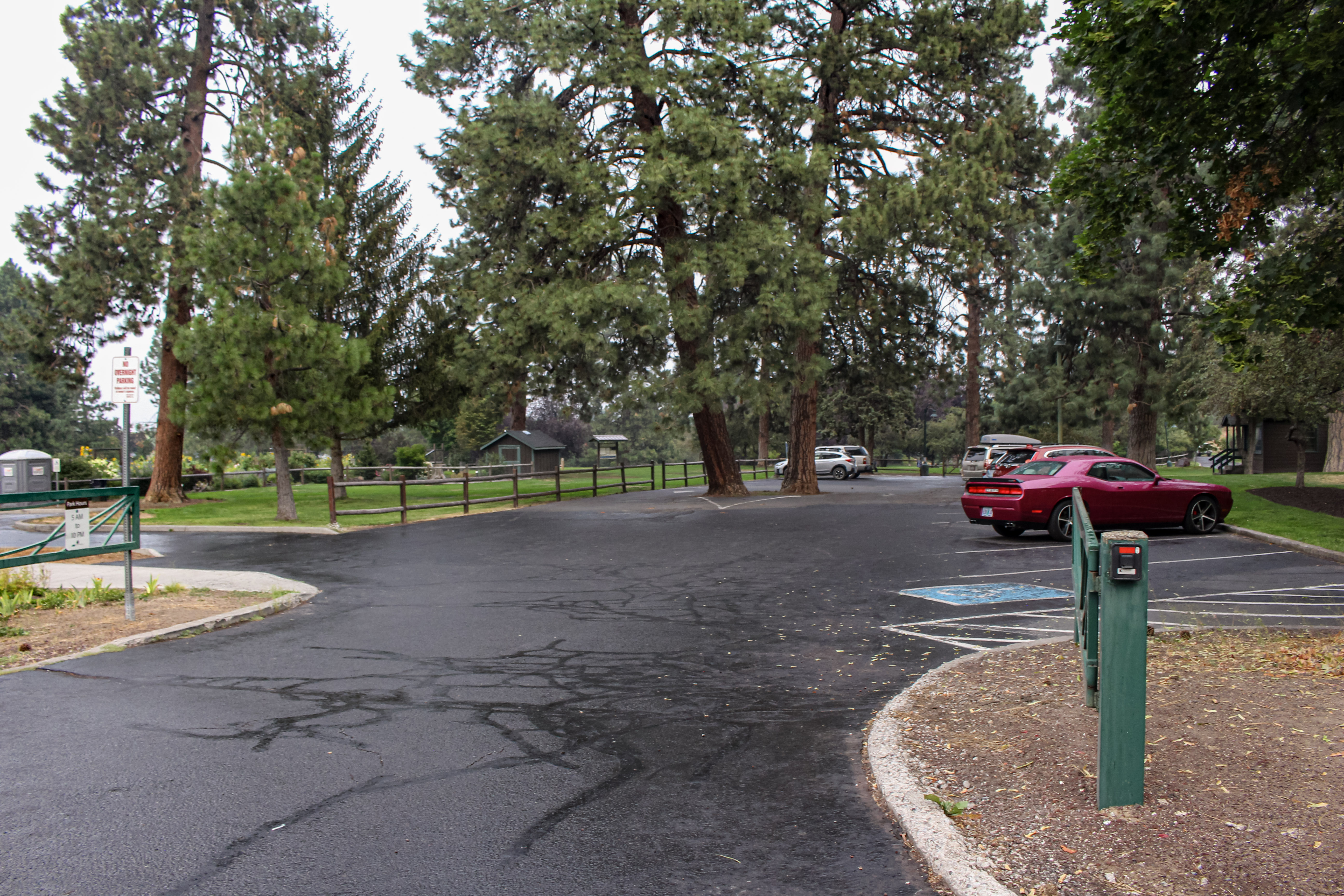 Hollinshead parking lot
