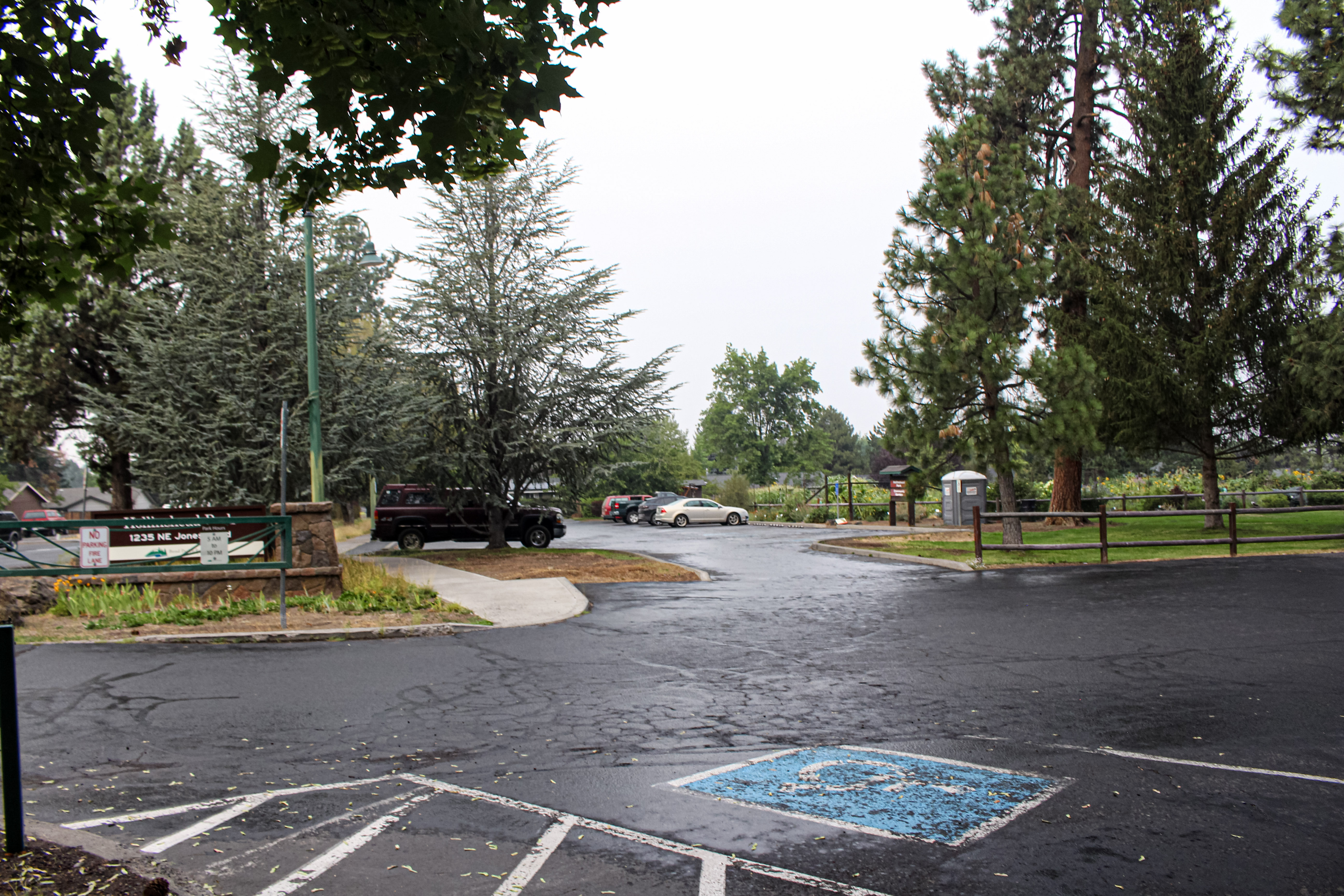 Hollinshead parking area